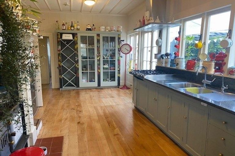 Photo of property in 8 Dodson Avenue, Milford, Auckland, 0620