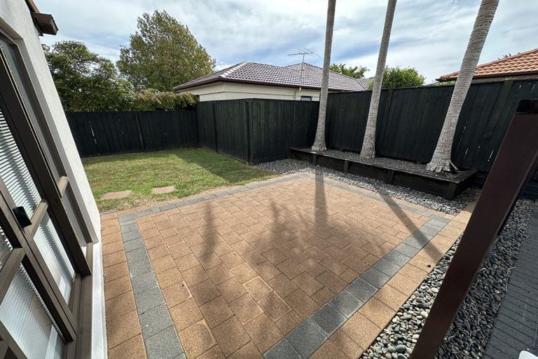 Photo of property in 27 Seneca Court, Golflands, Auckland, 2013