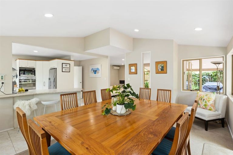 Photo of property in 484 Beach Road, Murrays Bay, Auckland, 0630