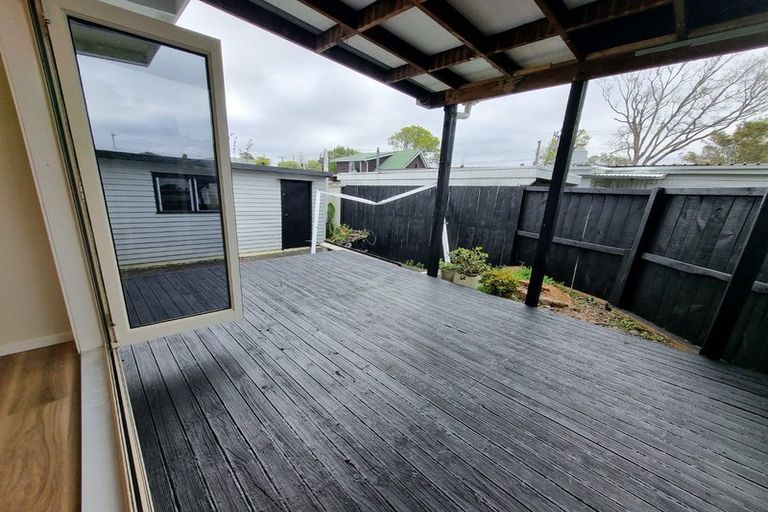 Photo of property in 3/176 Henderson Valley Road, Henderson, Auckland, 0612