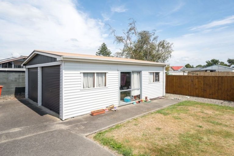 Photo of property in 18 Kowhai Avenue, Takaro, Palmerston North, 4410