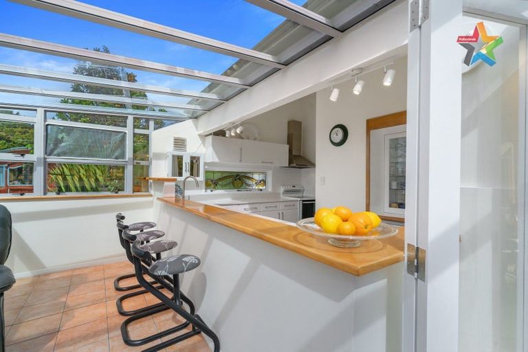 Photo of property in 14 Maungaraki Road, Korokoro, Lower Hutt, 5012