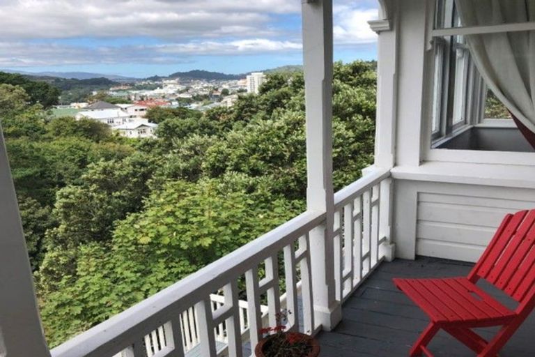 Photo of property in 33 Devon Street, Aro Valley, Wellington, 6021