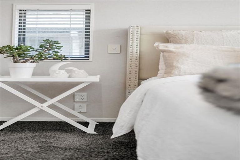 Photo of property in 14 Heidi Crescent, Flat Bush, Auckland, 2016