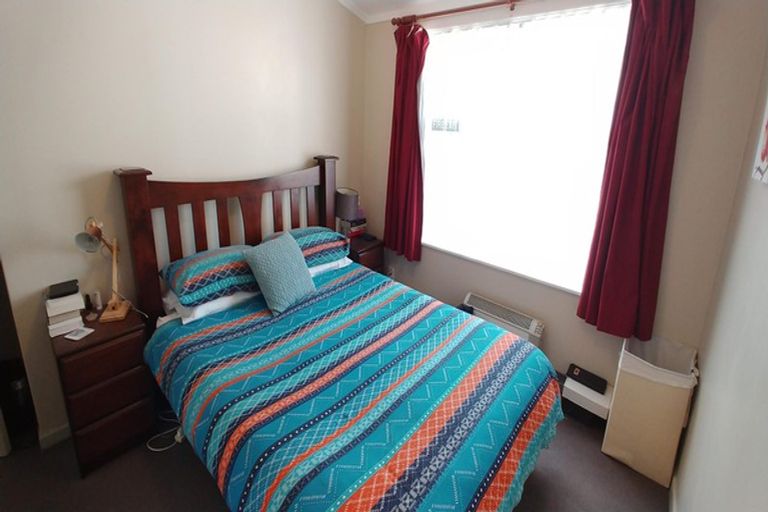 Photo of property in 2/51 Austin Street, Mount Victoria, Wellington, 6011