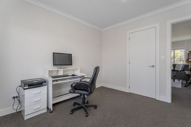 Photo of property in 8 Topping Place, Whitianga, 3510