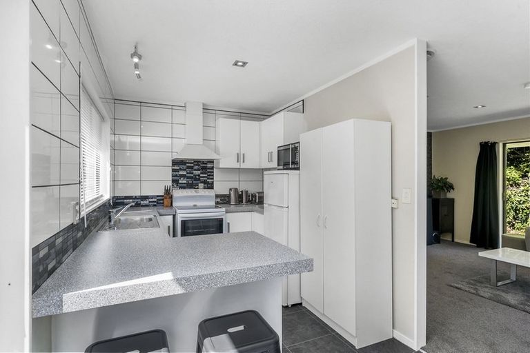 Photo of property in 17a Wairere Grove, Paraparaumu, 5032