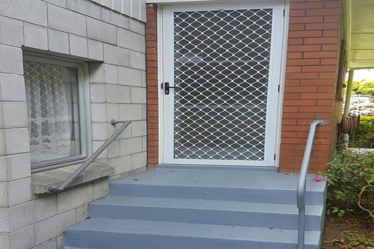 Photo of property in 1/1 Trentham Road, Papakura, 2110