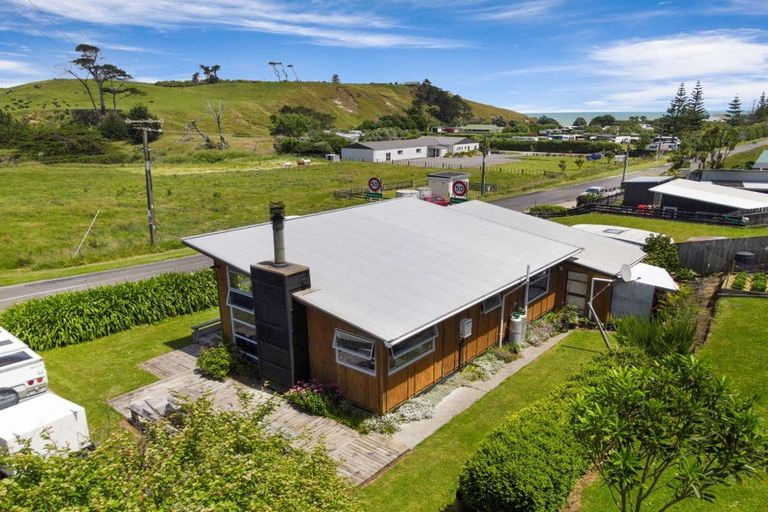 Photo of property in 97 Mowhanau Drive, Kai Iwi, Whanganui, 4574