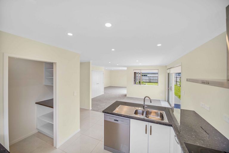 Photo of property in 22 Lamborn Drive, Papakura, 2110