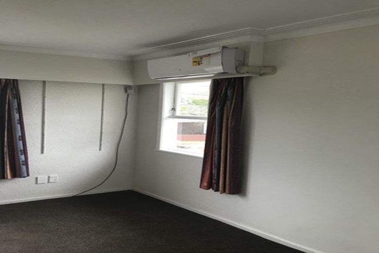 Photo of property in 19 Lyford Crescent, Sunnynook, Auckland, 0620