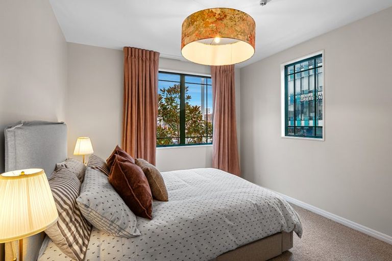 Photo of property in Regent Courts, 2/75 Gloucester Street, Christchurch Central, Christchurch, 8013