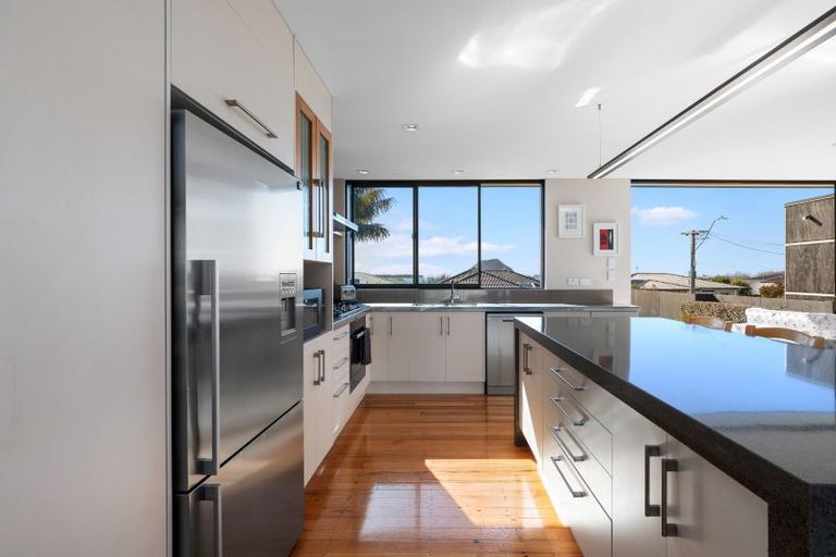 Photo of property in 3 Pine Avenue, Otumoetai, Tauranga, 3110