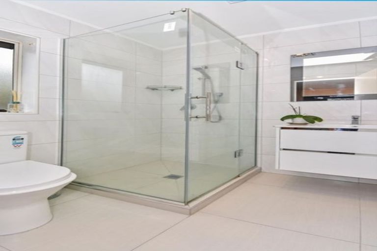 Photo of property in 17 Sheriff Place, Randwick Park, Auckland, 2105