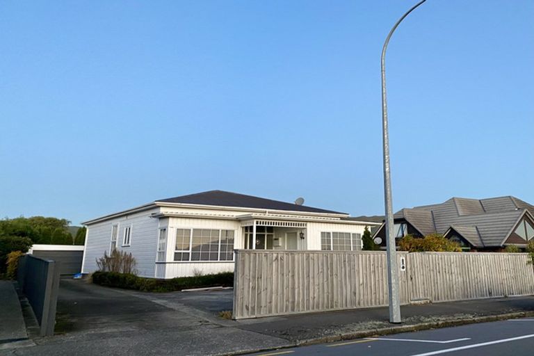 Photo of property in 16 Bellevue Road, Woburn, Lower Hutt, 5010