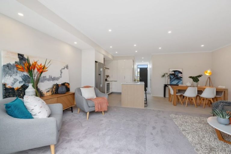 Photo of property in 44 Owen Chapman Drive, Red Beach, 0932