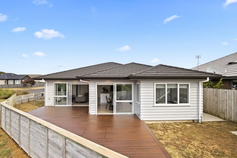 Photo of property in 13 O Ruamano Crescent, Pukekohe, 2120