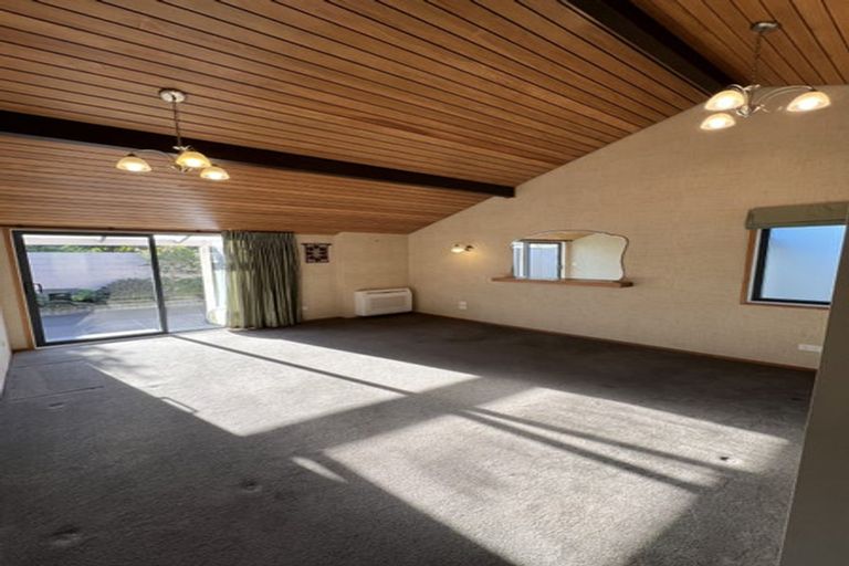 Photo of property in 2/207a Fifield Terrace, Opawa, Christchurch, 8023