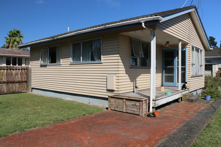 Photo of property in 8 Huia Street, Waiuku, 2123