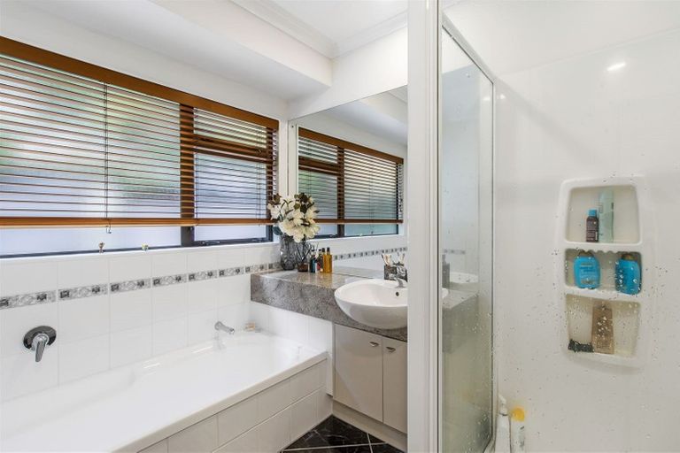 Photo of property in 89 Summerland Drive, Henderson, Auckland, 0612