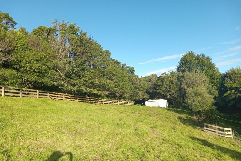 Photo of property in 126 Awai Road, Tarurutangi, New Plymouth, 4372