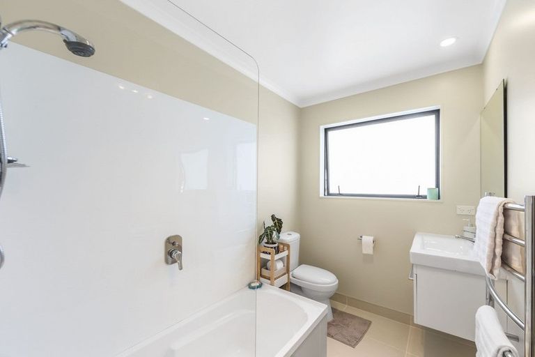 Photo of property in 6 Maylee Crescent, Gulf Harbour, Whangaparaoa, 0930