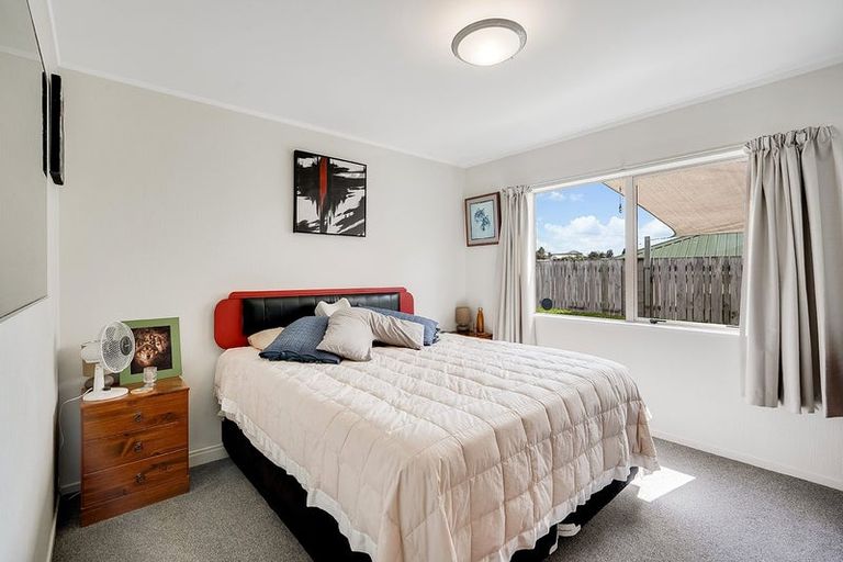 Photo of property in 21 Caulfield Place, Nawton, Hamilton, 3200