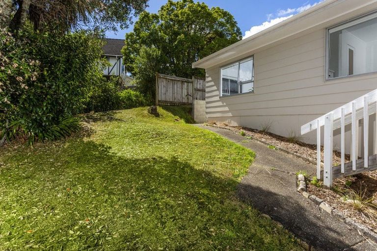 Photo of property in 1/40 Tree View Avenue, Glenfield, Auckland, 0629