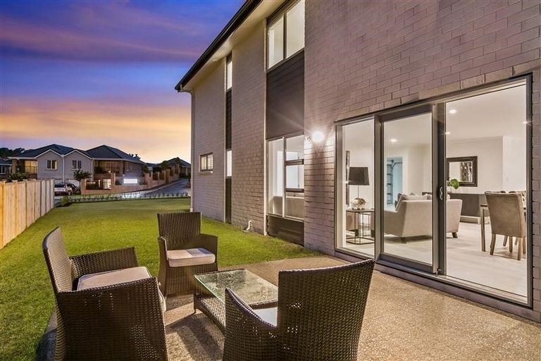 Photo of property in 12 Lisle Farm Drive, Pukekohe, 2120