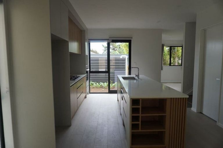Photo of property in 4 Chatsworth Crescent, Pakuranga Heights, Auckland, 2010