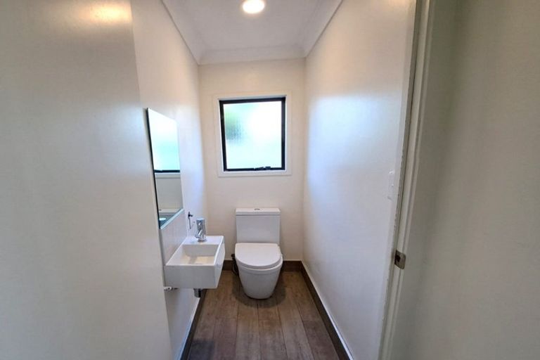 Photo of property in 1 Harrington Road, Henderson, Auckland, 0610