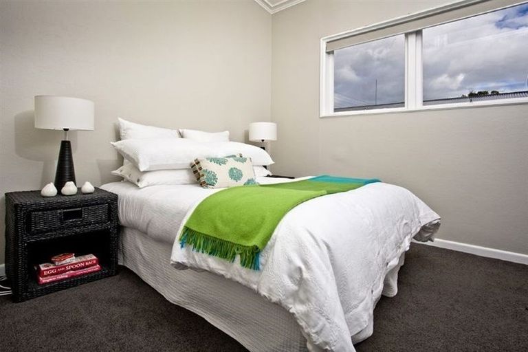 Photo of property in 1/41 Shakespeare Road, Milford, Auckland, 0620