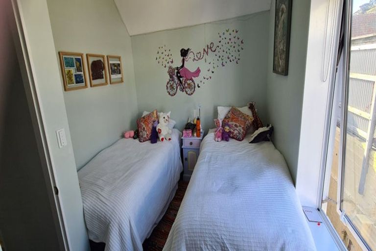 Photo of property in Pirie Street Townhouses, 31/35 Pirie Street, Mount Victoria, Wellington, 6011