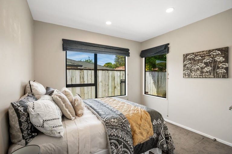 Photo of property in 10 Lorna Irene Drive, Raumati South, Paraparaumu, 5032