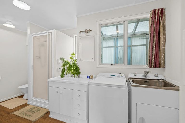 Photo of property in 15 Kotuku Place, Snells Beach, 0920