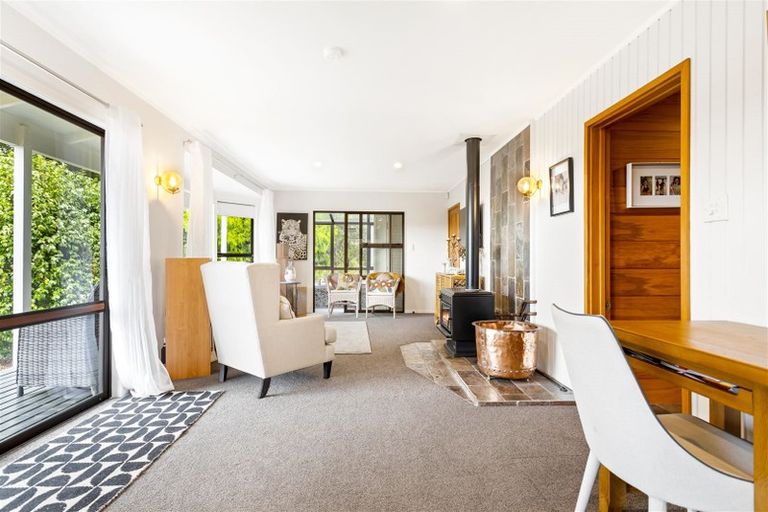 Photo of property in 38 Crows Road, Swanson, Auckland, 0614