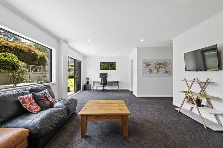 Photo of property in 4 Pluto Place, Beach Haven, Auckland, 0626
