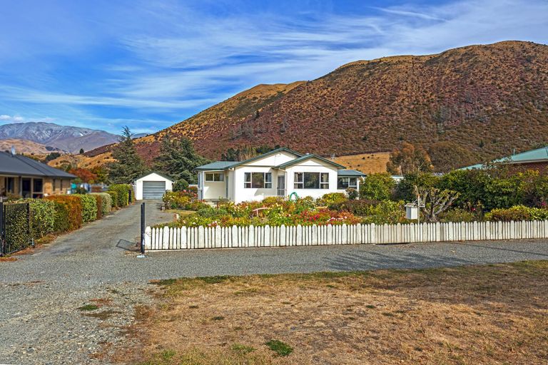 Photo of property in 27 Bledisloe Street, Kurow, 9435