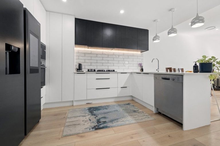 Photo of property in 10b Windlass Street, Long Bay, Auckland, 0630