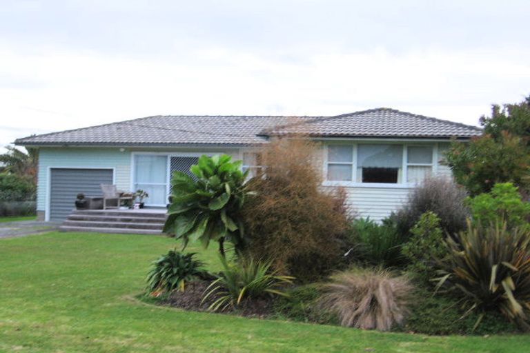 Photo of property in 17 Dunbar Road, Point Wells, 0986