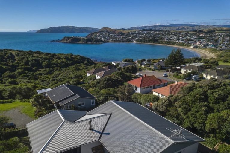 Photo of property in 107 Tireti Road, Titahi Bay, Porirua, 5022