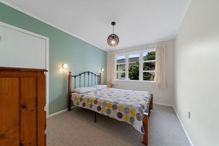 Photo of property in 53 Saint Johns Terrace, Tawa, Wellington, 5028