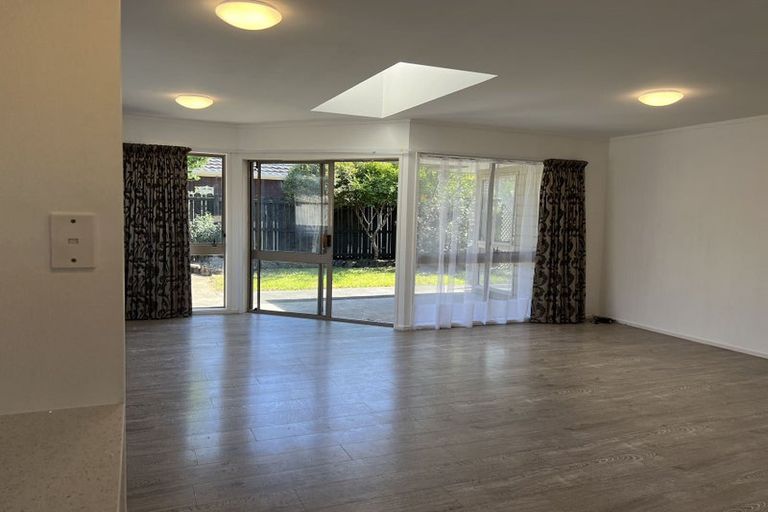 Photo of property in 2/15 Golfland Drive, Golflands, Auckland, 2013