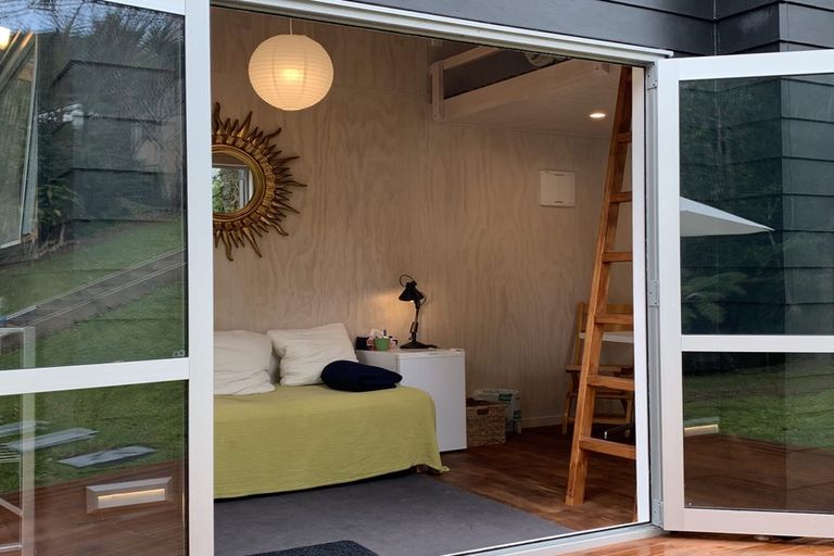 Photo of property in 105 Takahe Road, Titirangi, Auckland, 0604