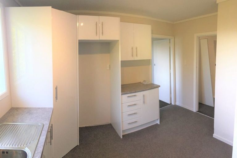 Photo of property in 34 Miles Crescent, Newlands, Wellington, 6037