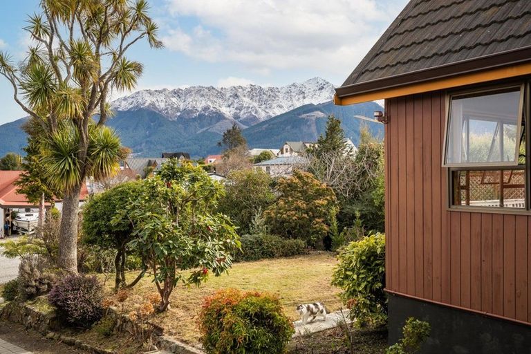 Photo of property in 5 Larch Court, Kelvin Heights, Queenstown, 9300