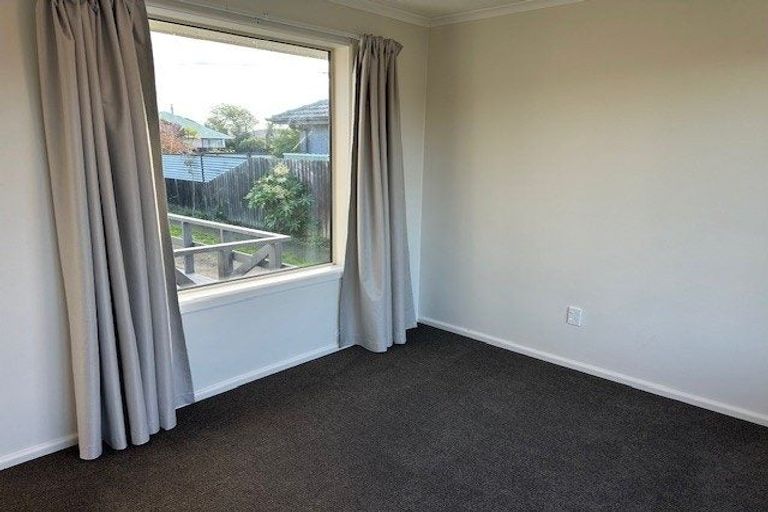 Photo of property in 102 Effingham Street, North New Brighton, Christchurch, 8083