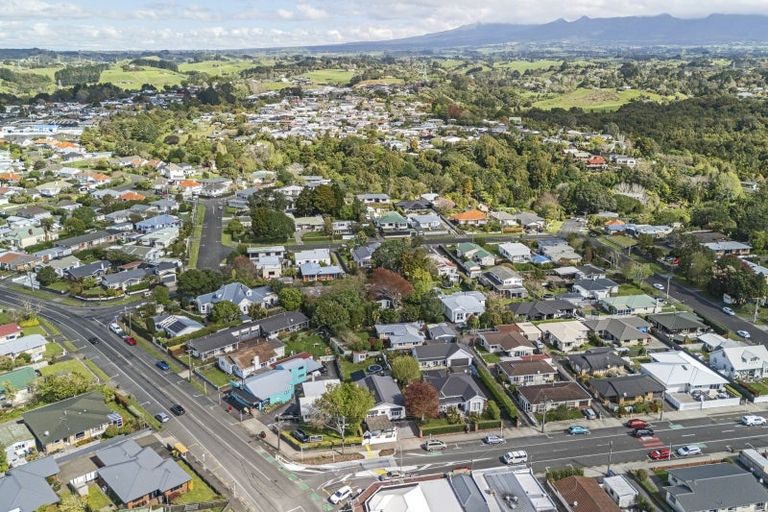 Photo of property in 5 Huatoki Street, Vogeltown, New Plymouth, 4310
