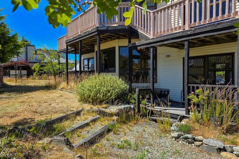 Photo of property in 1 Burnett Place, Lake Tekapo, 7999