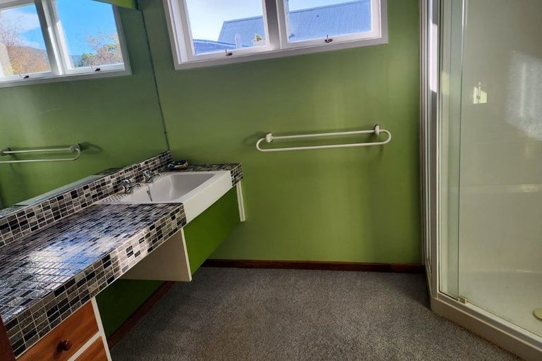 Photo of property in 20 Maire Street, Eastbourne, Lower Hutt, 5013